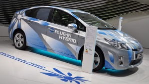 Toyota mise sur la technologie hybride pour le long terme