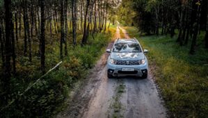 Dacia Duster hybride 4×4 : une alternative plus verte pour le tout-terrain accessible ?